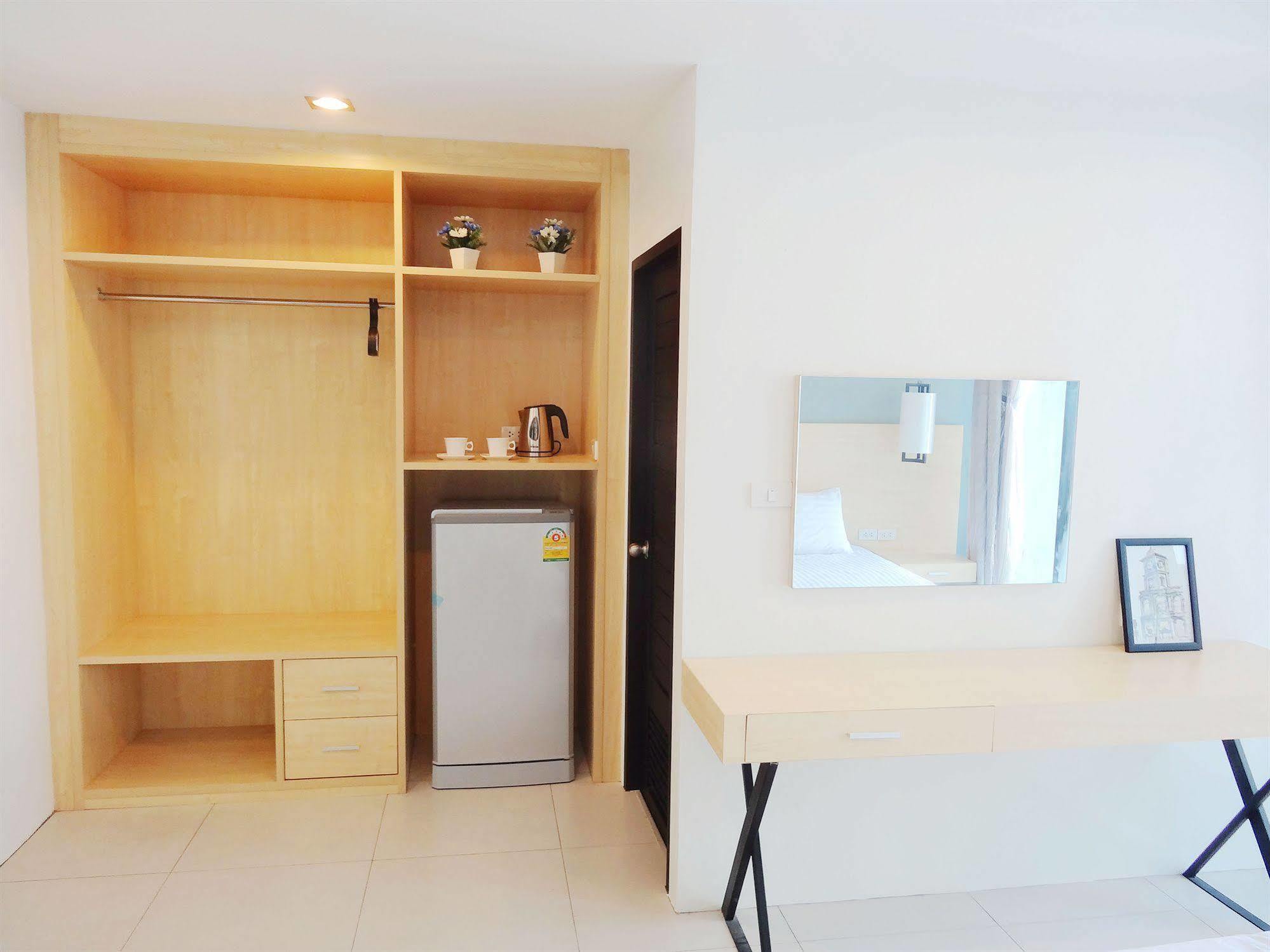 Good Day Phuket Hotel Екстериор снимка