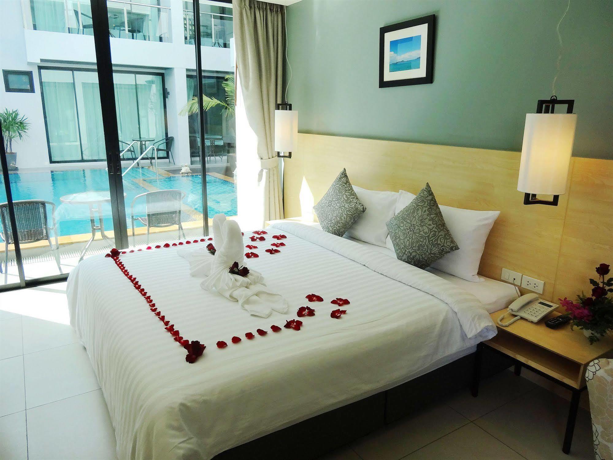 Good Day Phuket Hotel Екстериор снимка