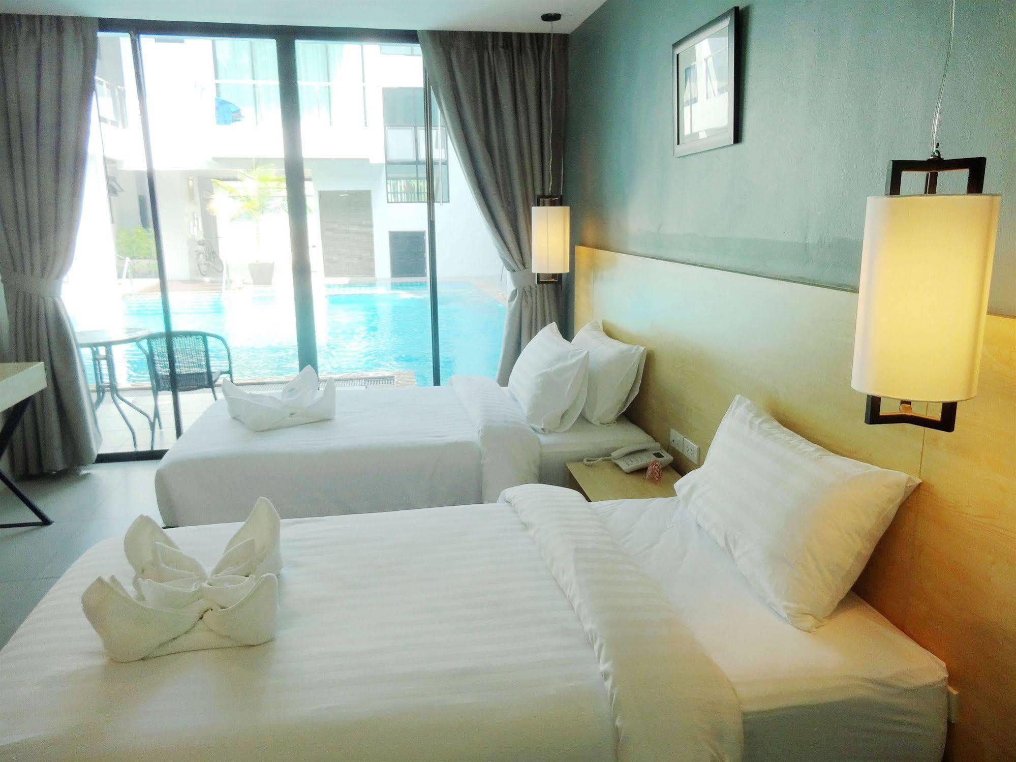 Good Day Phuket Hotel Екстериор снимка